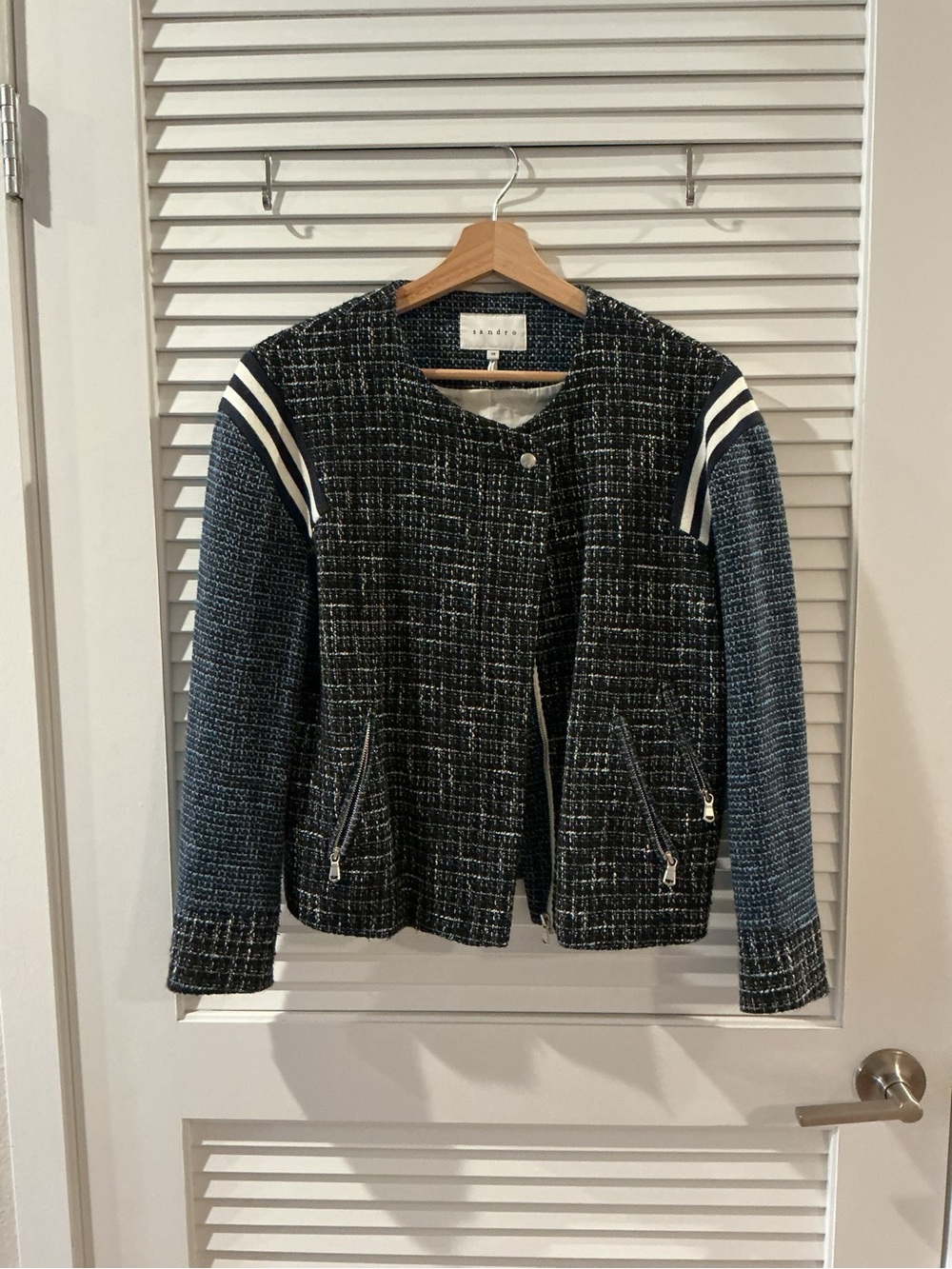 Sandro Tweed Boxy Jacket Size 38 - Chic Shoulder & Zipper Details